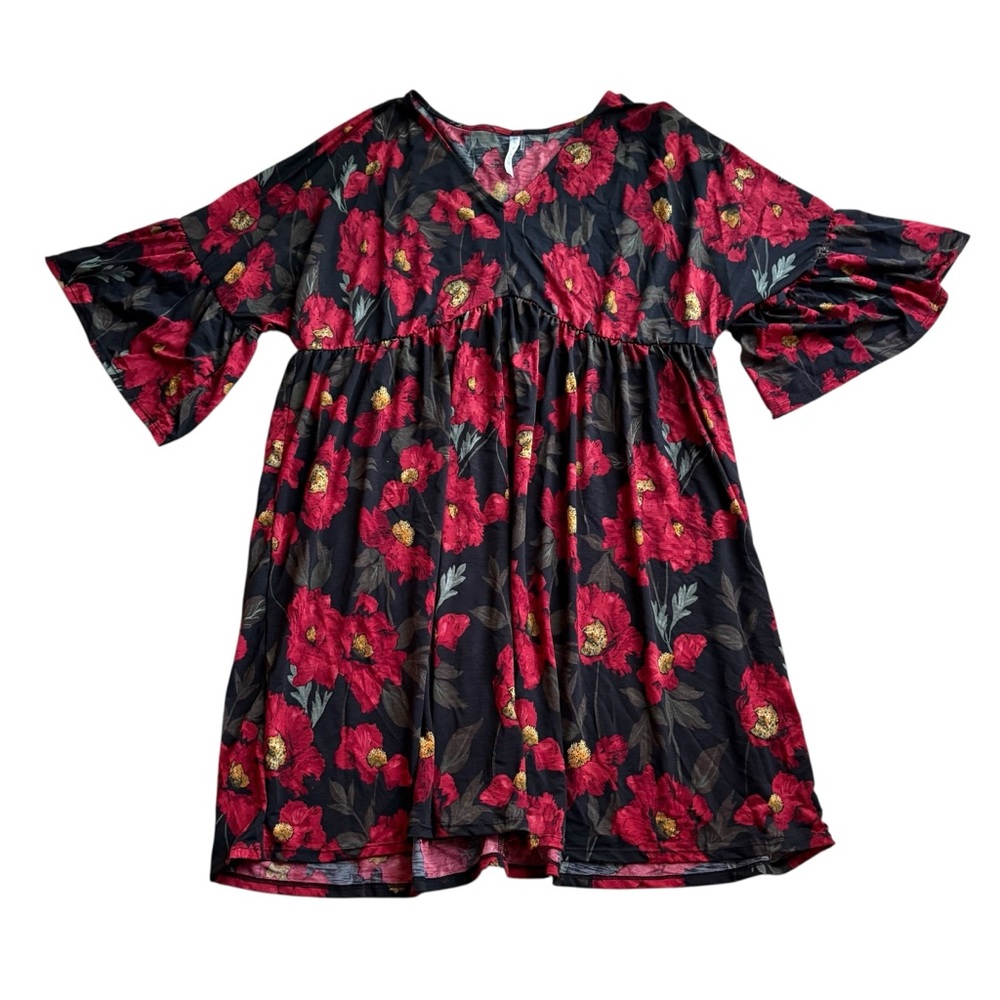 Dear Scarlett Black and Red Floral Top